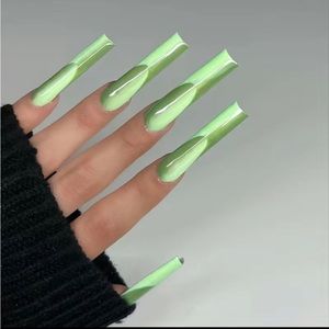 St. Patrick green EXTRA LONG fluorescent nails